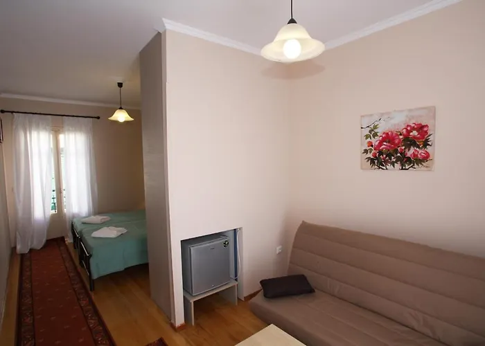 Lefcothea Guest 3* 락카